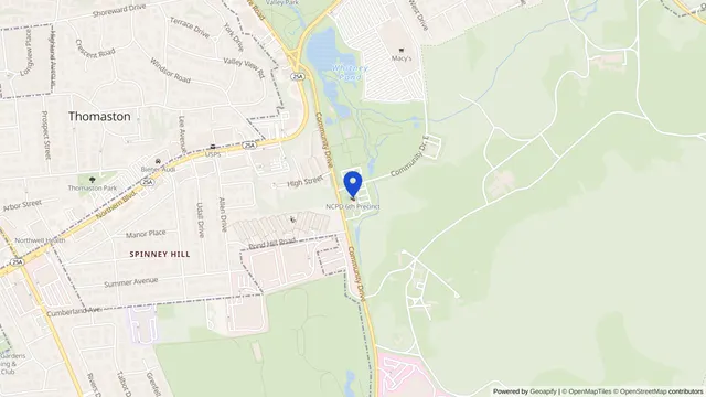 Mapa que muestra la ubicación de DaVita Julia & Israel Waldbaum Dialysis en 100 Community Dr, Great Neck, NY 11021 — DachiPlus ofrece transporte médico aquí.