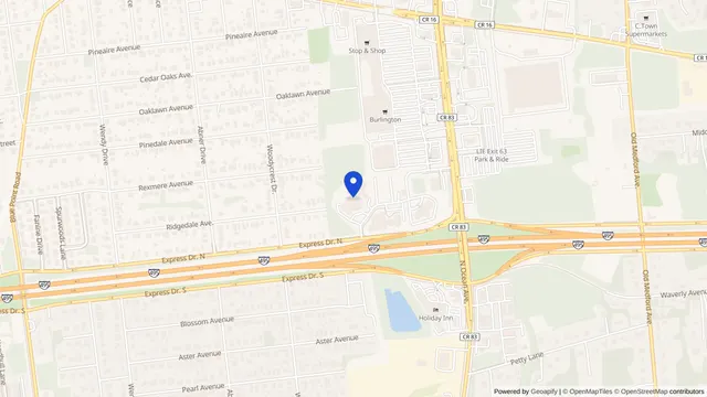Mapa que muestra la ubicación de Island Nursing & Rehab Center en 5537 Expressway Drive North, Holtsville, NY 11742 — DachiPlus ofrece transporte médico aquí.
