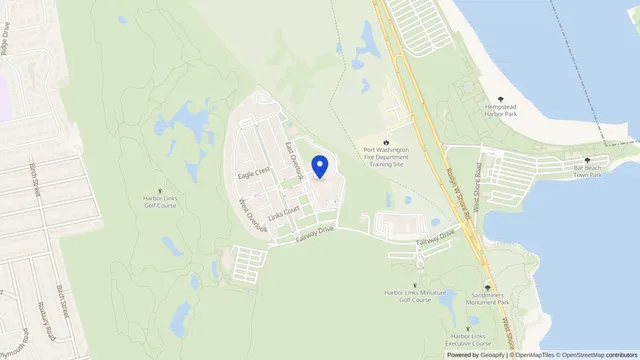 Mapa que muestra la ubicación de The Tuttle Center en 300 East Overlook, Port Washington, NY 11050 — DachiPlus ofrece transporte médico aquí.