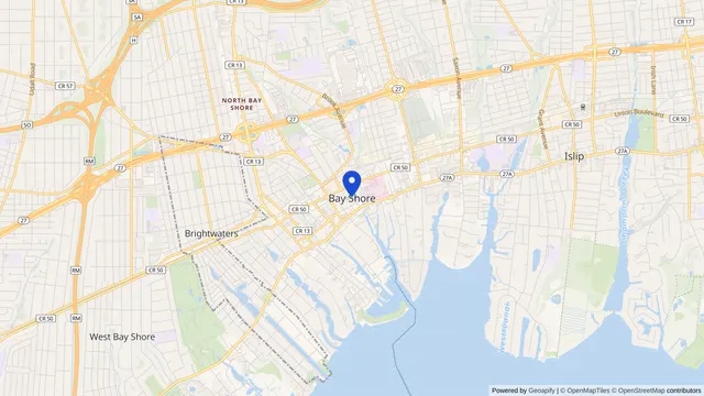 Mapa que muestra la ubicación de Bay Shore en Bay Shore, Condado de Suffolk, NY — DachiPlus ofrece transporte médico aquí.