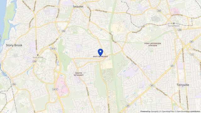 Mapa que muestra la ubicación de East Setauket en East Setauket, Condado de Suffolk, NY — DachiPlus ofrece transporte médico aquí.