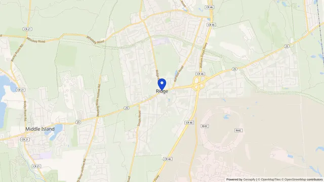 Mapa que muestra la ubicación de Ridge en Ridge, Condado de Suffolk, NY — DachiPlus ofrece transporte médico aquí.